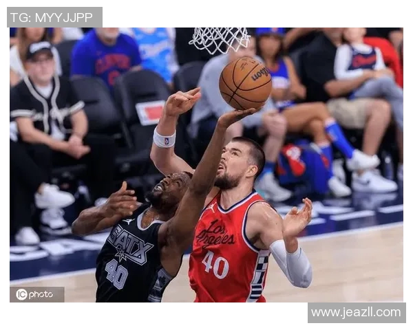 快船队力克国王队，晋级西部半决赛——无畏挑战，勇往直前的胜利之路